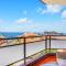 2 bedrooms appartement with sea view enclosed garden and wifi at BajamarB