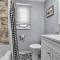 Gorgeous 2 Queen Bedroom Lower Apartment in North Buffalo with Free Driveway Parking