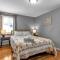 Gorgeous 2 Queen Bedroom Lower Apartment in North Buffalo with Free Driveway Parking