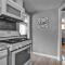 Gorgeous 2 Queen Bedroom Lower Apartment in North Buffalo with Free Driveway Parking