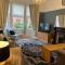 Victorian 3 BR main door flat, King size beds , large rooms - Glasgow