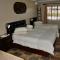 Mi Casa Guest House - Uitenhage