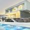 Kuro Beach House - Oceanfront Luxury & 25m pool