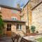 Cotswolds period townhouse near Stratford-upon-Avon, central location short walk to pubs, restaurants and shops
