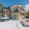 Beachfront Art Villa Samui
