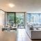 Magnus Gardens, 10,7 Magnus Street - Beautiful unit close to town with air con and Wi-Fi