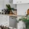 3 Bedroom Penthouse - Short Walk to Sandstone Point
