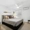 3 Bedroom Penthouse - Short Walk to Sandstone Point
