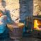 St Davids Hideaway with Roll-top Bath & Log Burner - 圣大卫