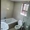 Mi Casa Guest House - Uitenhage