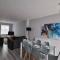 Beautiful 4 bed home, Sleeps 6, driveway parking, With sky & BT sports