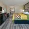 Super 8 by Wyndham Mobile/Tillmans Corner