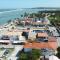 Casarão Com 3 suítes, 2 quartos, Piscina, Praia Perto