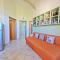 Apartment Ivana Borak - أوميس