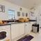 Funky 2 Bed (split level) Apartment in the Heart of Historic Rochester - Strood