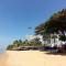 Maxs Beach House