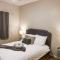 Lux 2BD 2BA minutes from the water - بينساكولا