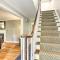 Large Private Yard: Grand Worcester Getaway