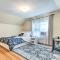 Large Private Yard: Grand Worcester Getaway