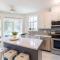 Panoramic Views from this gorgeous 2 Bed Property - Village Location - Whistler