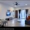 New 2 storey-Majestic Homestay 3 min to Night Market