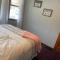2-Bedroom Quincy Apt. with private parking & Wifi