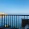 Beach front High End apartment, direct sea views. - مارسالفورن