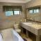 Tamarisk Guest Lodge