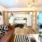 Gorgeous 2 bedroom apartment edge of Cabot Circus