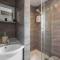 Modern Family Home With Parking-Pem - 利物浦