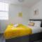 Modern Family Home With Parking-Pem - 利物浦