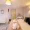 4BR Elegant Stay Golden Triangle Parking