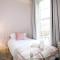 4BR Elegant Stay Golden Triangle Parking