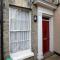 4BR Elegant Stay Golden Triangle Parking