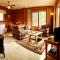 Mica Mountain Lodge & Log Cabins