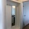 studio e - Quiet central business one bedroom apartment for 3 guests
