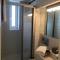 studio e - Quiet central business one bedroom apartment for 3 guests