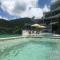 Three A Airlie Seaviews, Pool, Private Spa