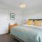 Renovated Takapuna 2BR Apt l Parking l Skytower - Auckland