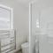 Renovated Takapuna 2BR Apt l Parking l Skytower - Auckland