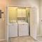 Balcony and Boat Slip Lakefront Unit in Hot Springs - هوت سبرنغز