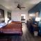 Scottish Inns & Suites Forney