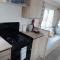 New 2 bed holiday home with decking in Rockley Park Dorset near the sea - Lytchett Minster