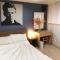 Chris Hostel