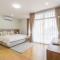 The B Hostel - Lamphun
