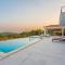 Secluded house - guaranteed privacy - heated pool