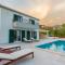 Secluded house - guaranteed privacy - heated pool