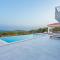 Secluded house - guaranteed privacy - heated pool