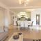 Modern 2 Bedroom Apartment 100 m From The Beach