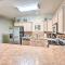 Sunny Townhome with Pool Access about 1 Mi to Beach
